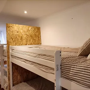  Hostal Now Bastidor Jovial